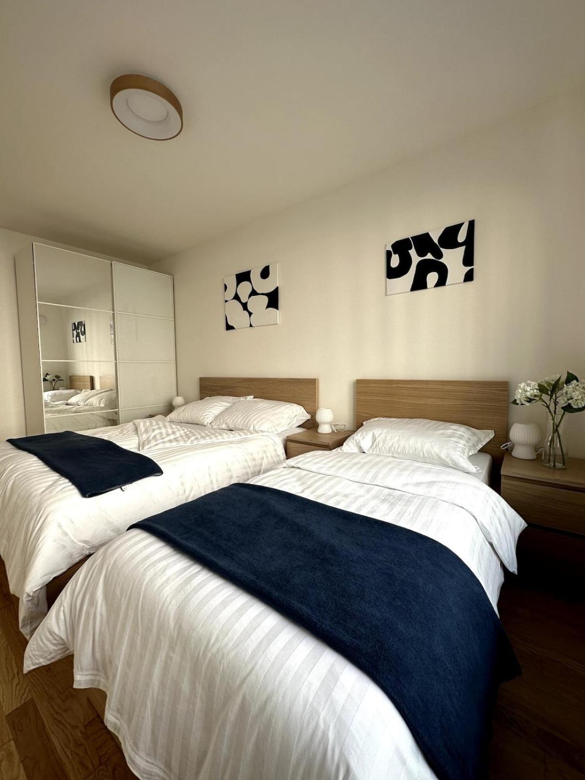 With Garage & Terrace Appartement *