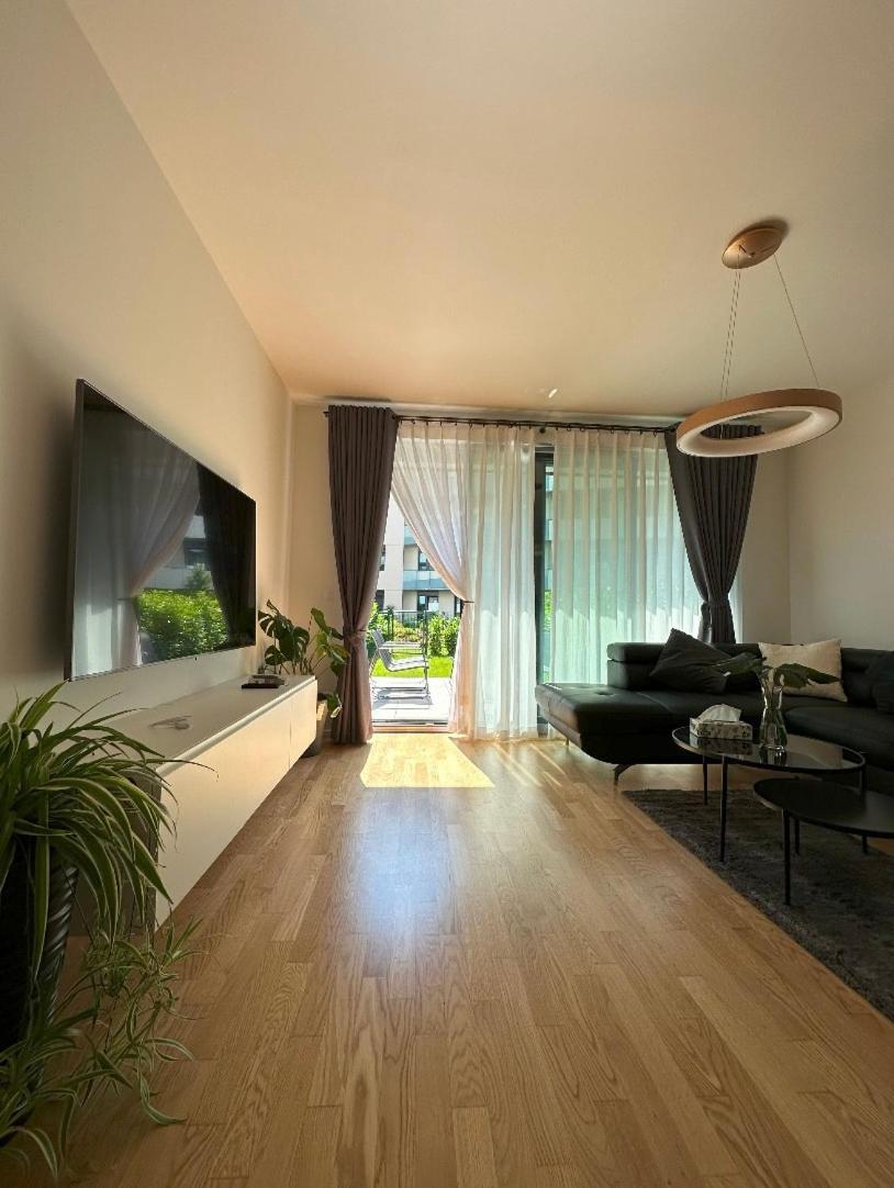 Appartement With Garage & Terrace *