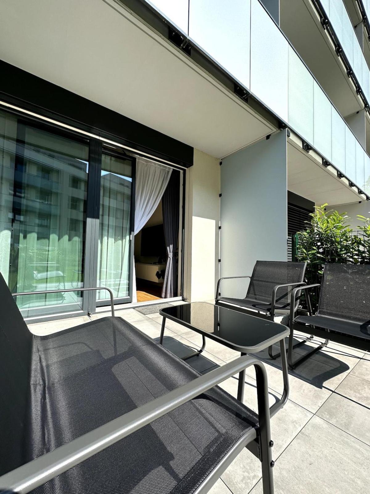 With Garage & Terrace Apartment *