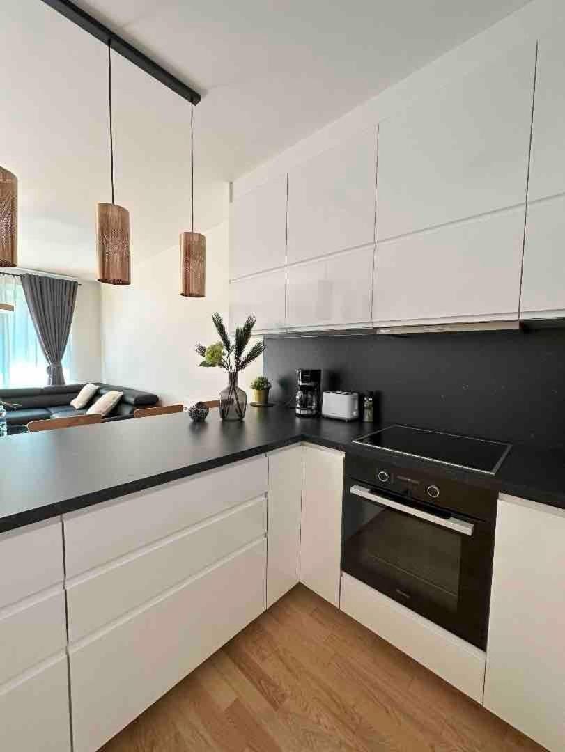 Apartment With Garage & Terrace *